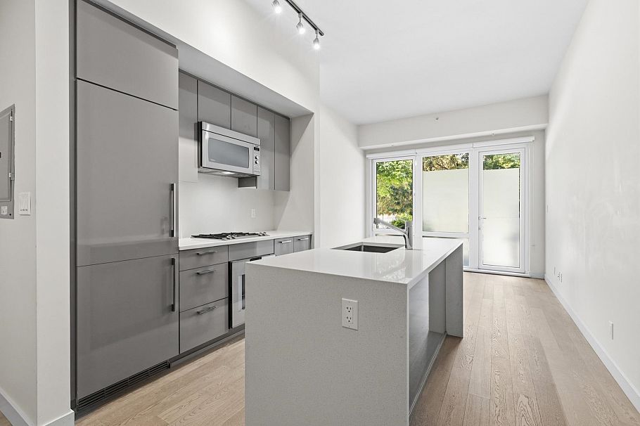 104 4488 Cambie Street Vancouver, BC - 2