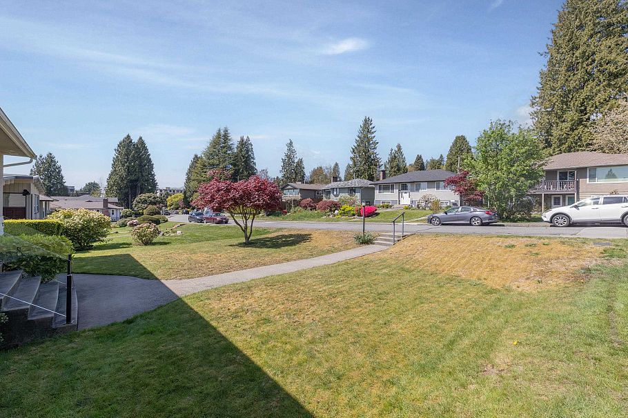 219 E 26th Street North Vancouver, BC - 39