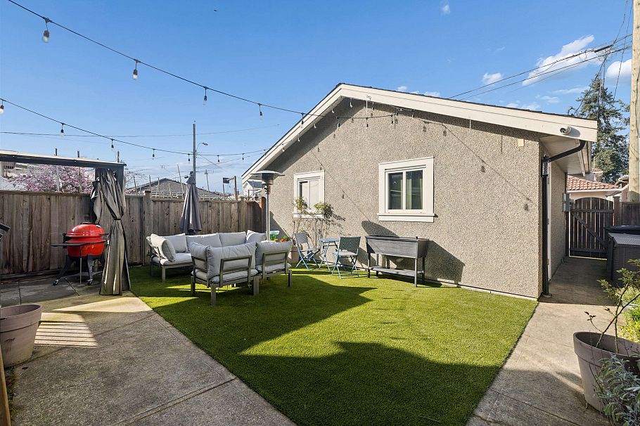 2275 E 34th Avenue Vancouver, BC - 26