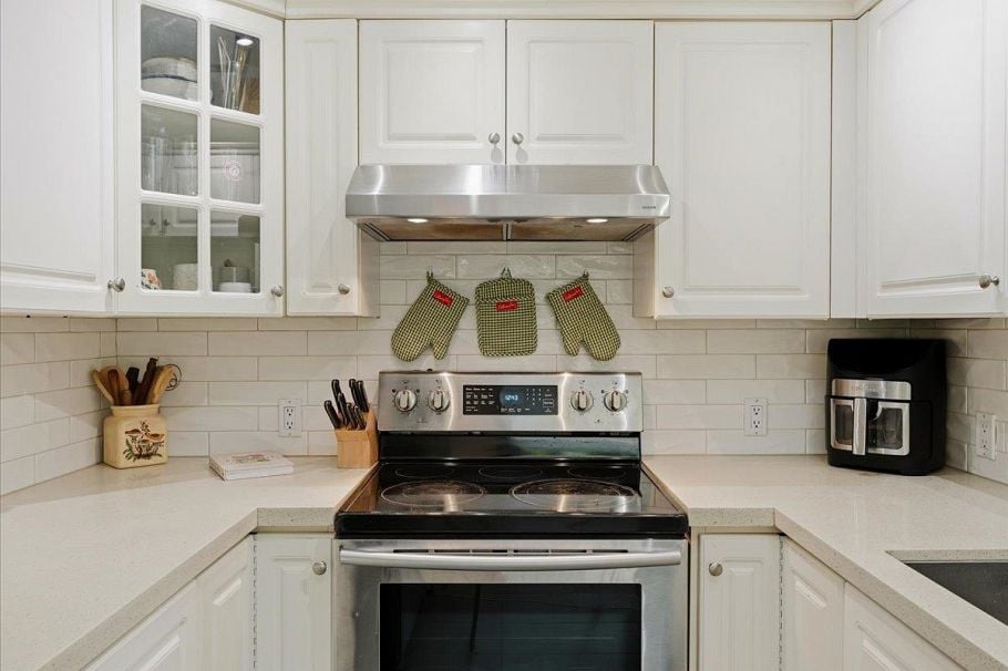 112 155 E 3rd Street North Vancouver, BC - 20