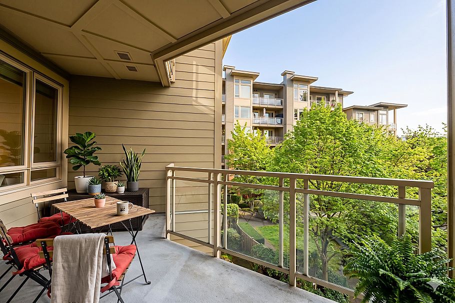 311 159 W 22nd Street North Vancouver, BC - 1