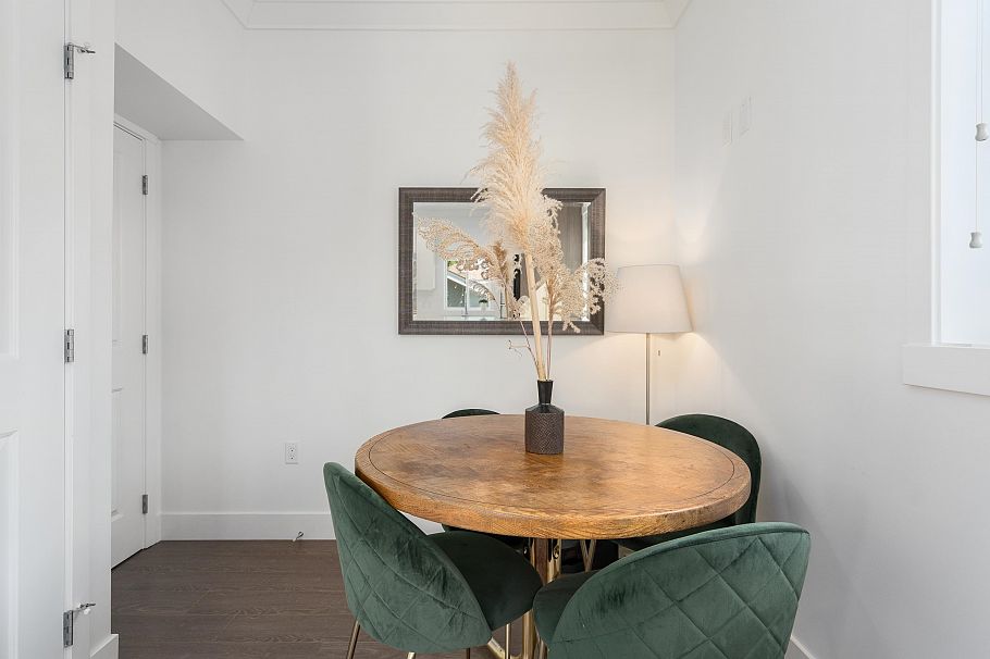 2275 E 34th Avenue Vancouver, BC - 8
