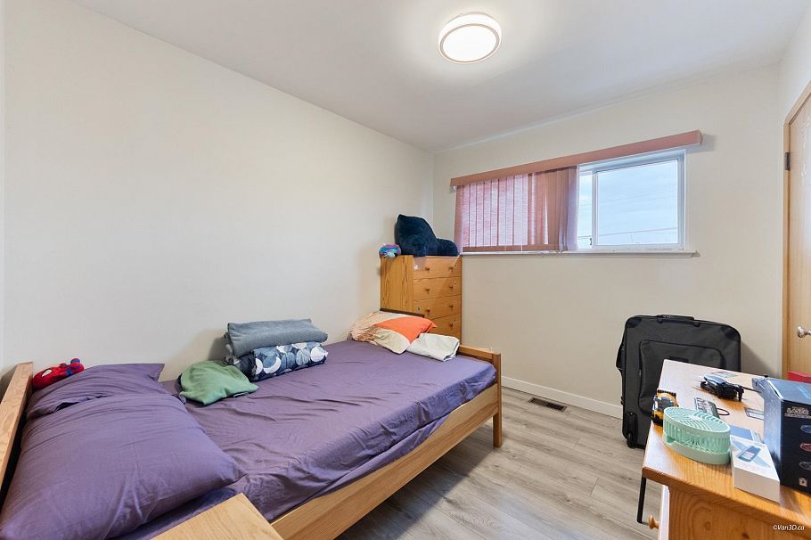 3185 E 16th Avenue Vancouver, BC - 12