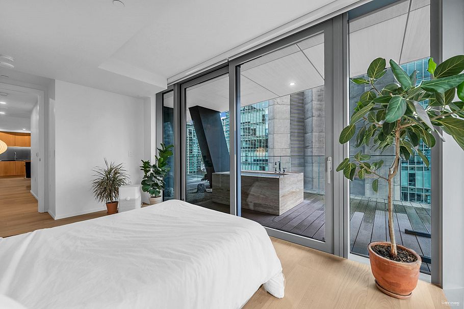 804 1568 Alberni Street Vancouver, BC - 5