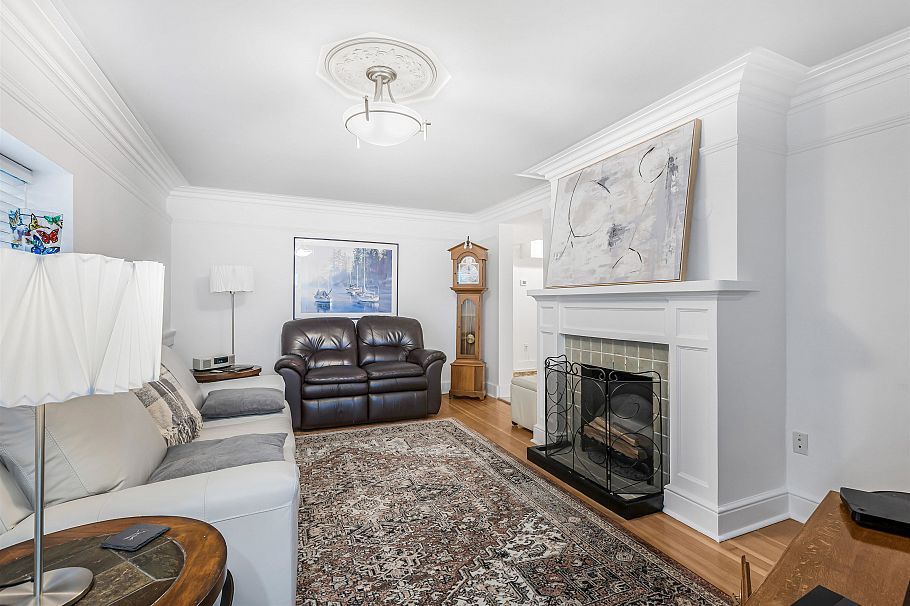 3732 W 2nd Avenue Vancouver, BC - 25