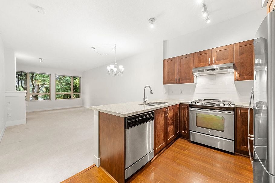 419 1111 E 27th Street North Vancouver, BC - 18