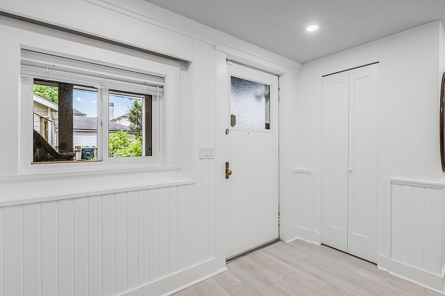 3732 W 2nd Avenue Vancouver, BC - 24