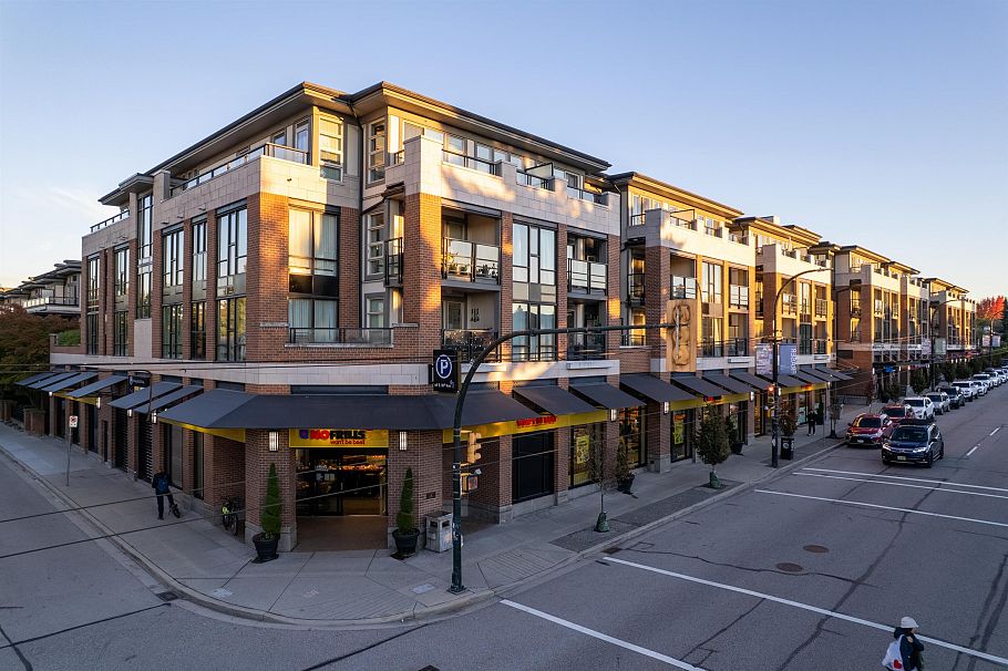 305 4550 Fraser Street Vancouver, BC - 25