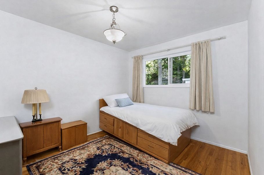 922 Canyon Boulevard North Vancouver, BC - 14