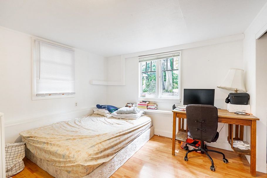 4413 W 13 Avenue Vancouver, BC - 30