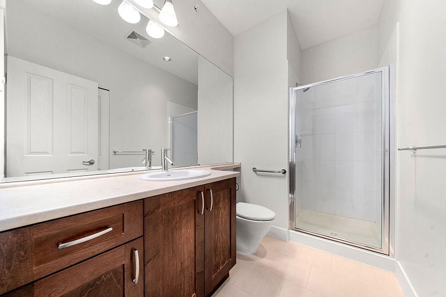 419 1111 E 27th Street North Vancouver, BC - 28