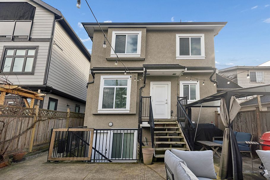 2275 E 34th Avenue Vancouver, BC - 17