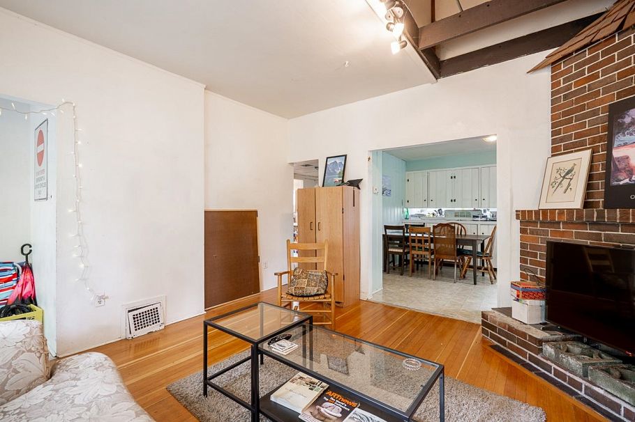 4413 W 13 Avenue Vancouver, BC - 4
