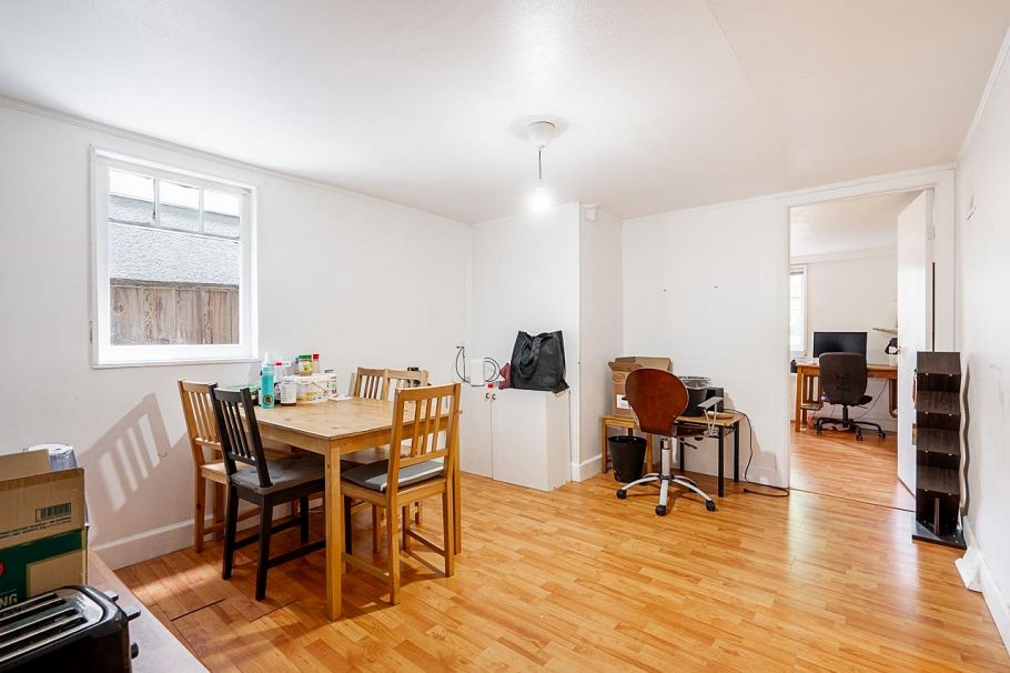 4413 W 13 Avenue Vancouver, BC - 25