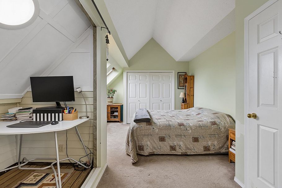 7 240 E Keith Road North Vancouver, BC - 24