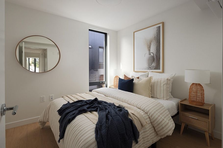 2408 E 12th Avenue Vancouver, BC - 22