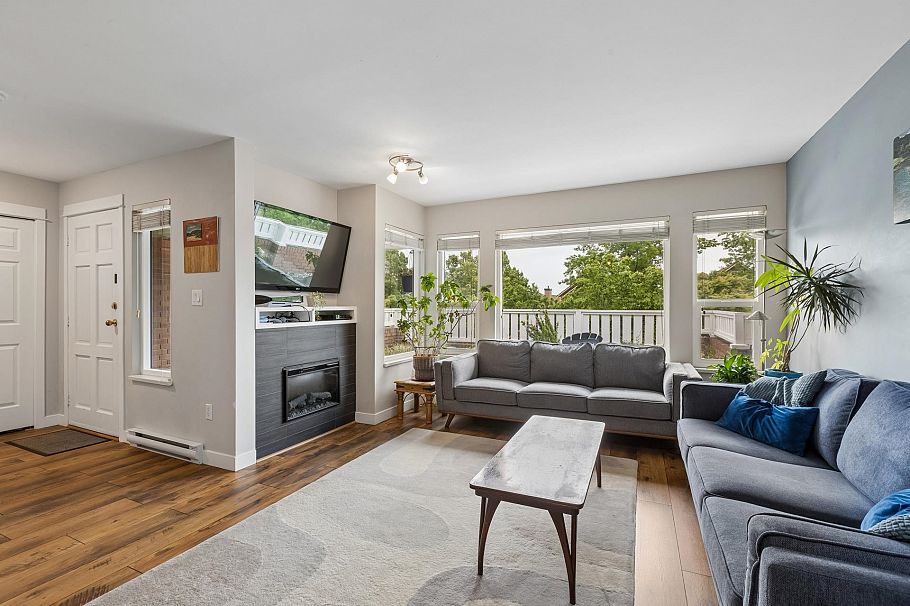 7 240 E Keith Road North Vancouver, BC - 3