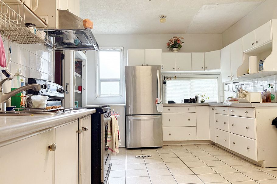 3034 Glen Drive Vancouver, BC - 7