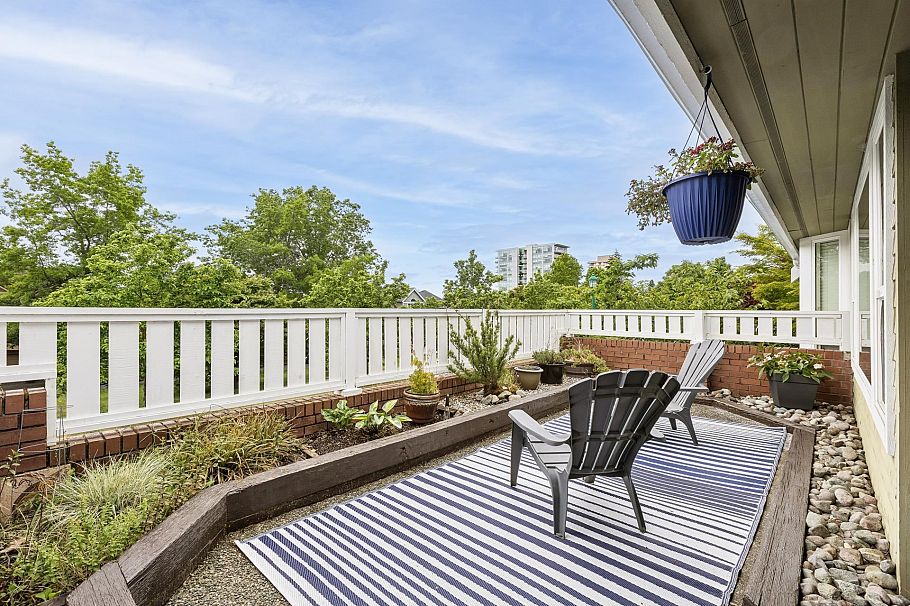 7 240 E Keith Road North Vancouver, BC - 37