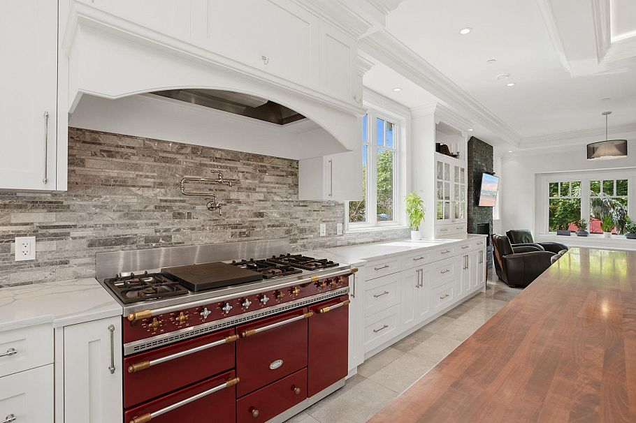 4098 W 16th Avenue Vancouver, BC - 5