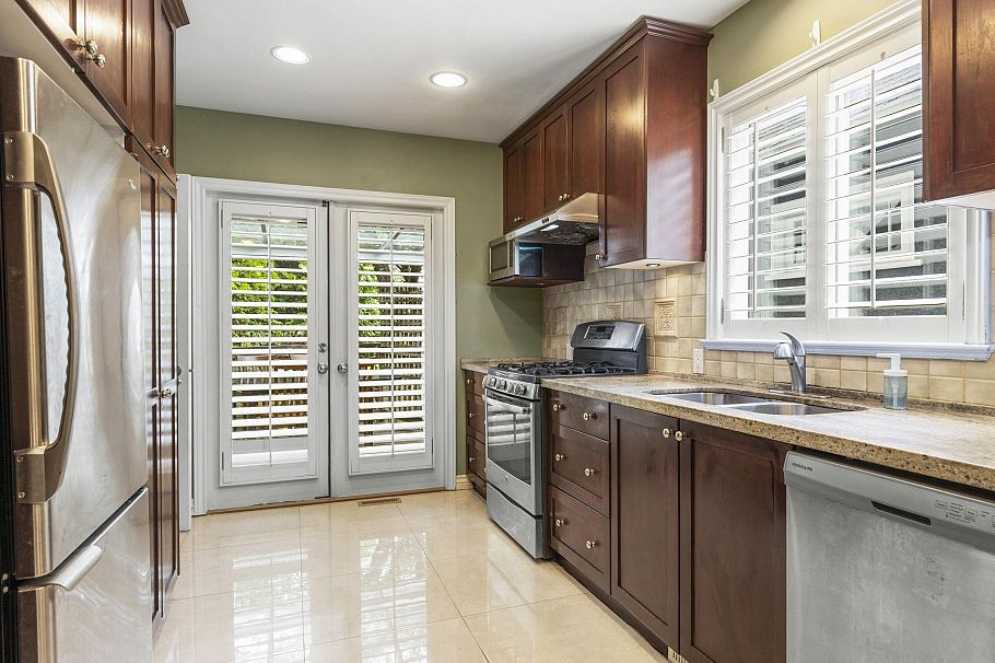 4549 W 12th Avenue Vancouver, BC - 14