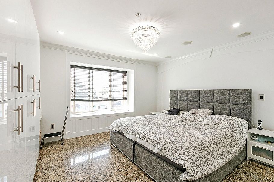 1060 E 61st Avenue Vancouver, BC - 16