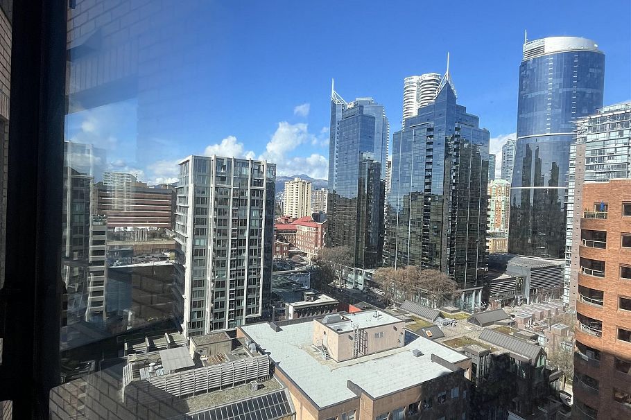 2103 1189 Howe Street Vancouver, BC - 10