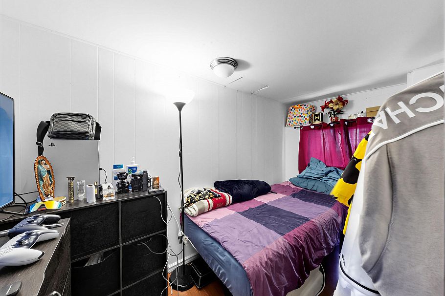 5033 Killarney Street Vancouver, BC - 14