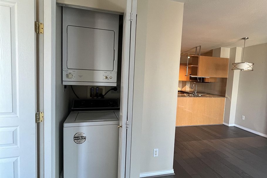 2103 1189 Howe Street Vancouver, BC - 16