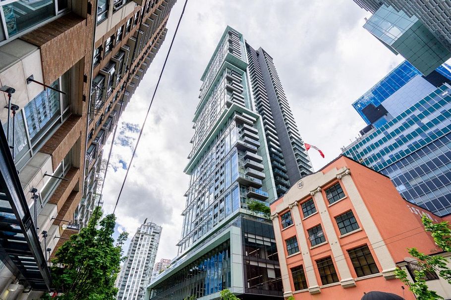 4805 777 Richards Street Vancouver, BC - 2