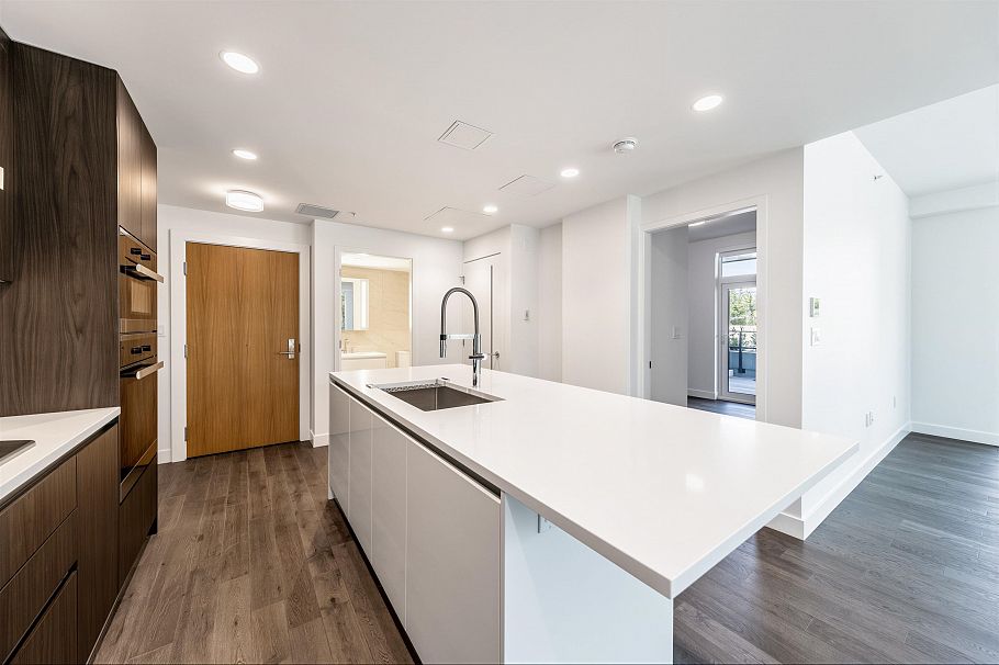 202 2888 Arbutus Street Vancouver, BC - 5