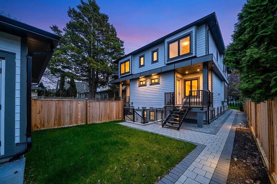 2837 W 31st Avenue Vancouver, BC - 2