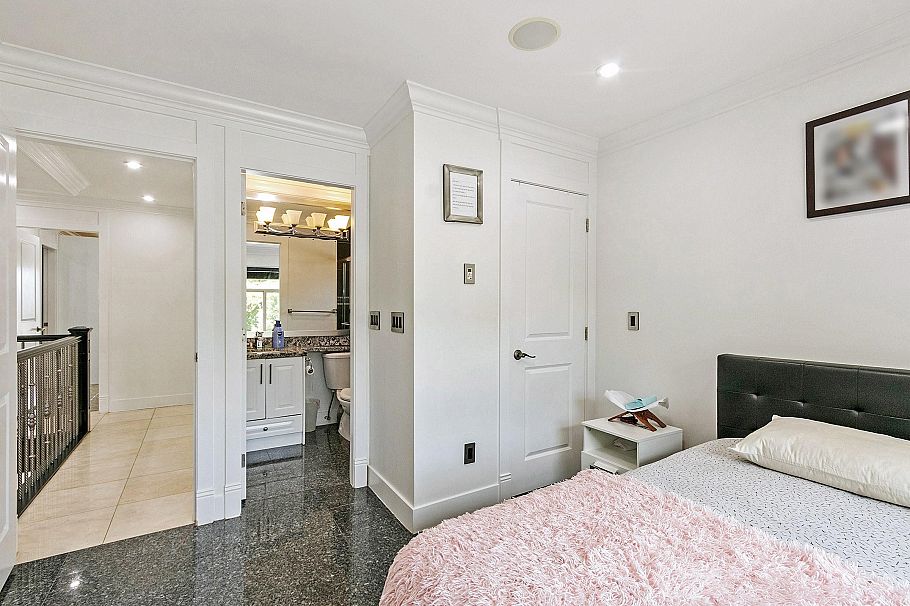 1060 E 61st Avenue Vancouver, BC - 26