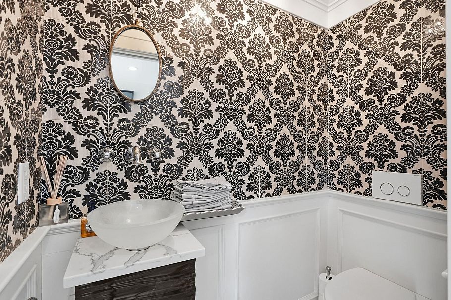4098 W 16th Avenue Vancouver, BC - 9