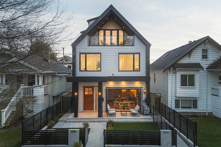 1 2684 Oxford Street Vancouver, BC - 1