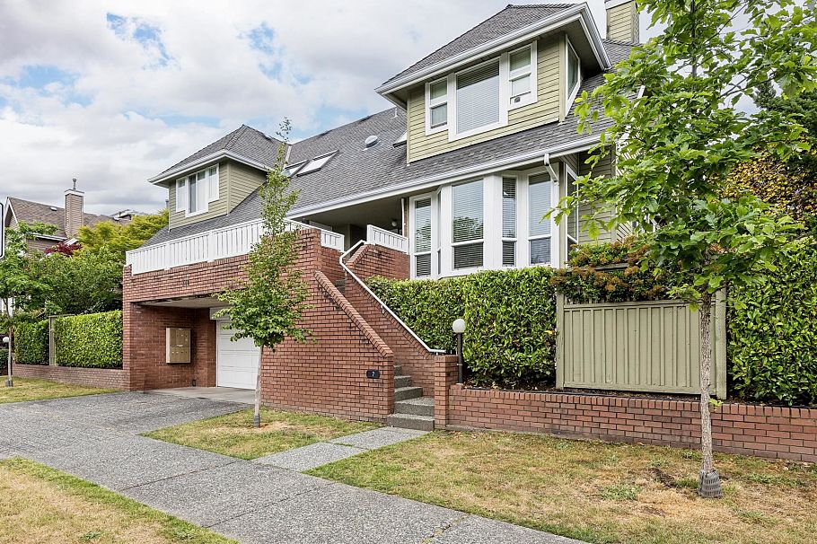 7 240 E Keith Road North Vancouver, BC - 39