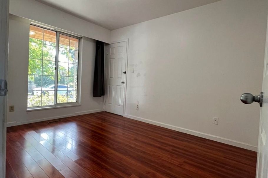 1525 E 51st Avenue Vancouver, BC - 9