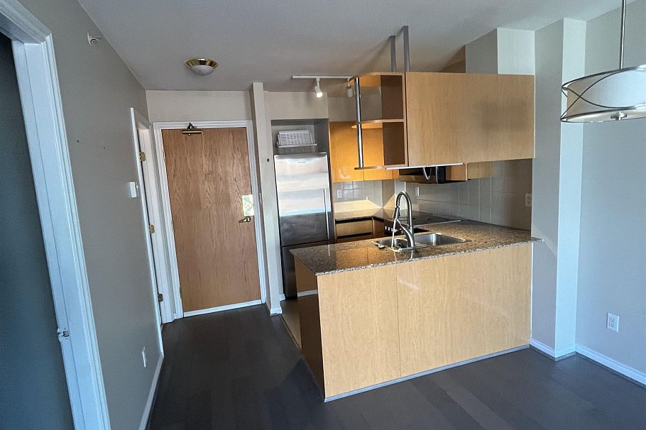 2103 1189 Howe Street Vancouver, BC - 17