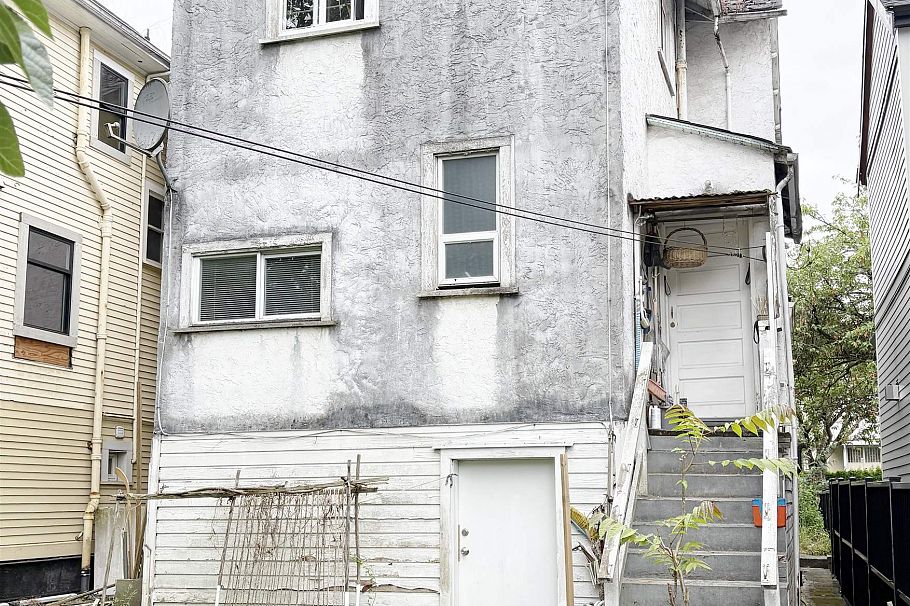 3034 Glen Drive Vancouver, BC - 2