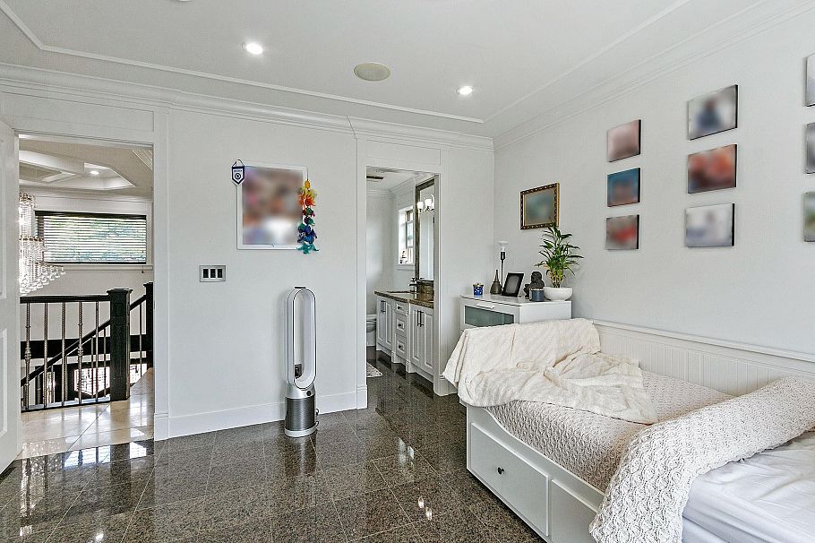 1060 E 61st Avenue Vancouver, BC - 20