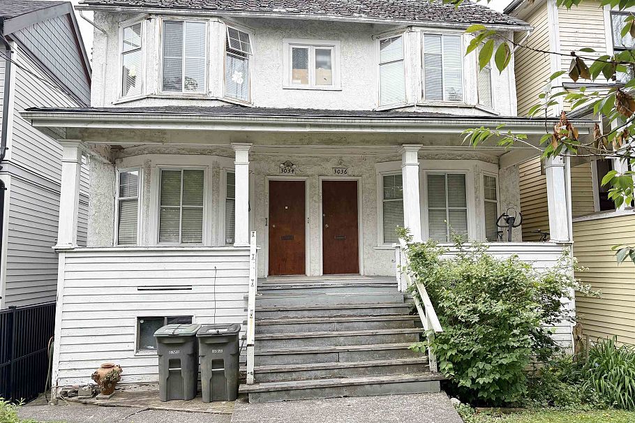 3034 Glen Drive Vancouver, BC - 1
