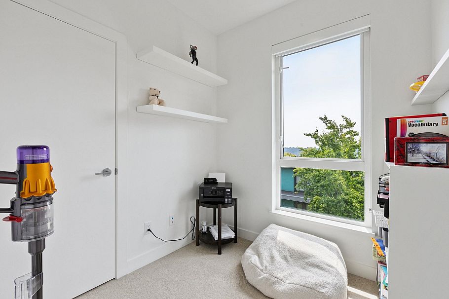 38 3597 Malsum Drive North Vancouver, BC - 21