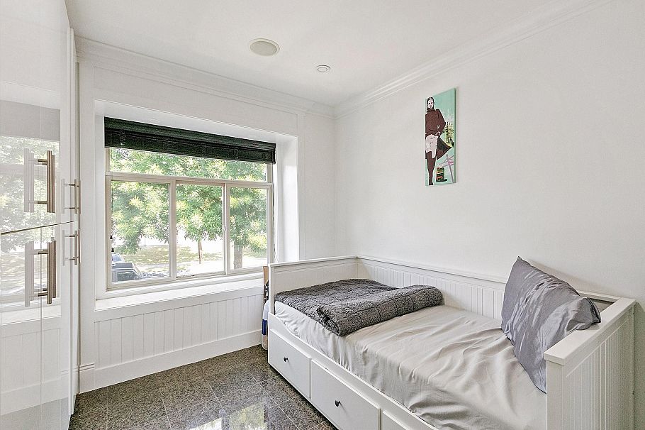 1060 E 61st Avenue Vancouver, BC - 23
