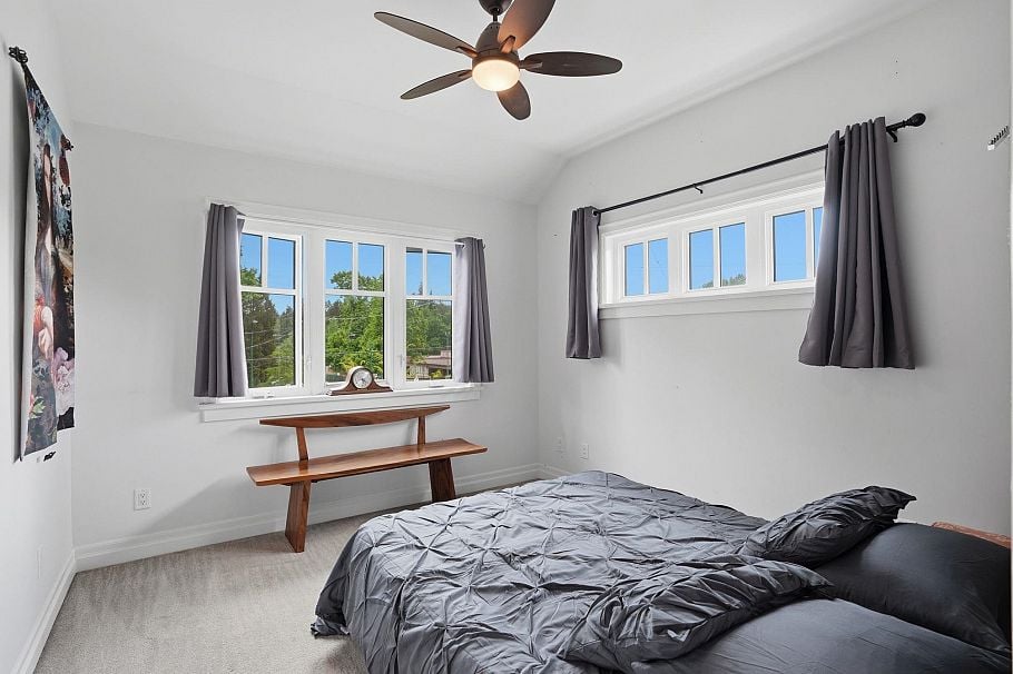 4098 W 16th Avenue Vancouver, BC - 16