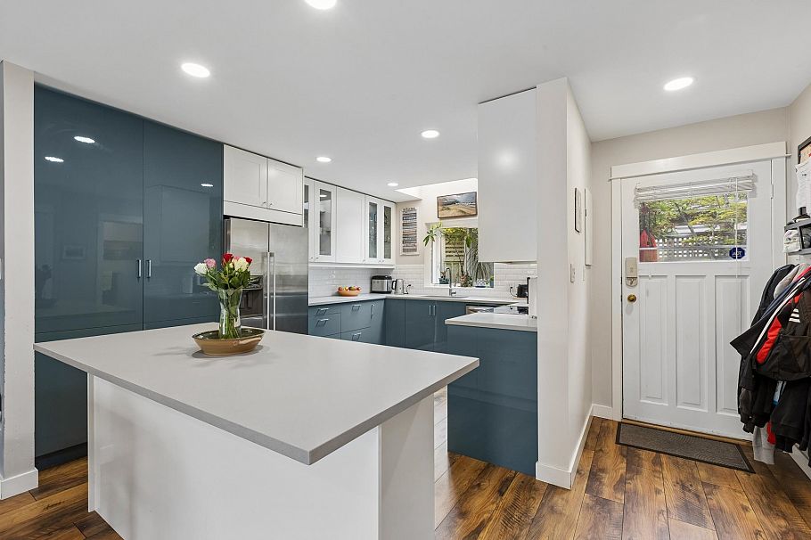 7 240 E Keith Road North Vancouver, BC - 12