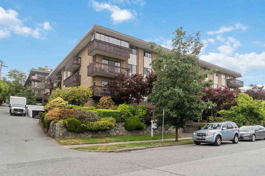 301 120 E 4th Street North Vancouver, BC - 1