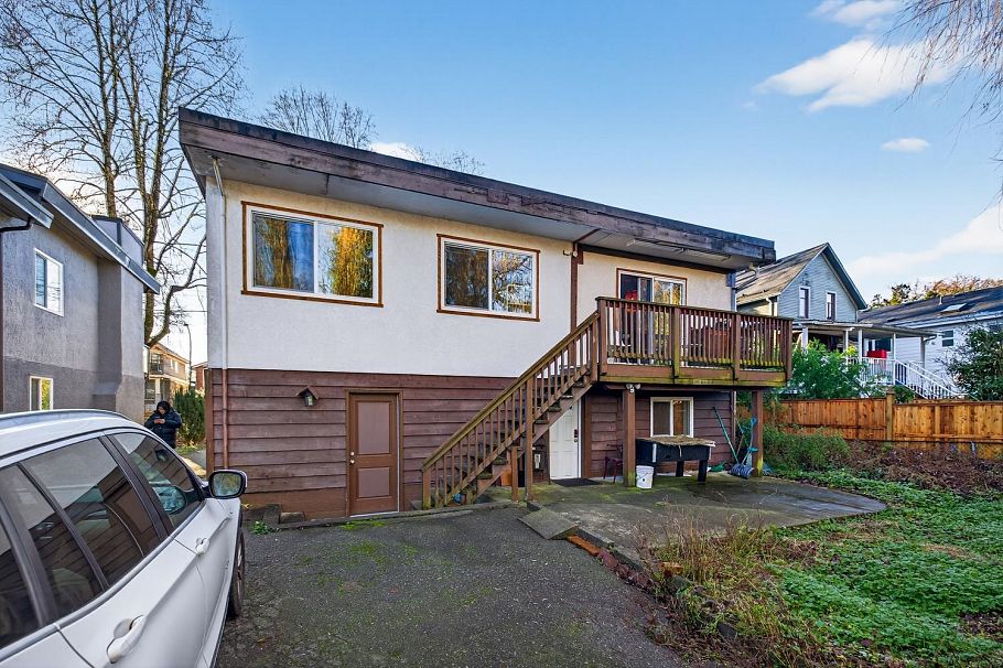 557 E 21st Avenue Vancouver, BC - 29