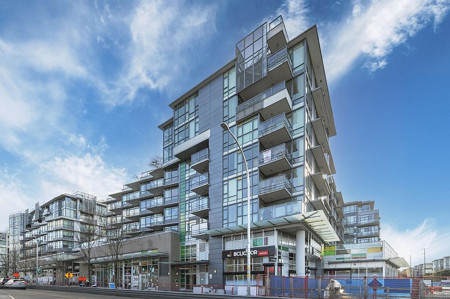 374 2080 W Broadway Vancouver, BC - 1