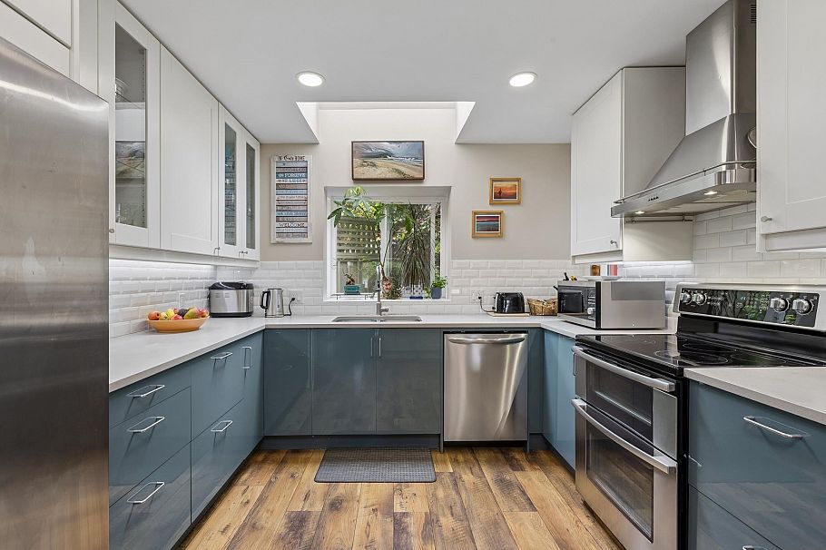 7 240 E Keith Road North Vancouver, BC - 18