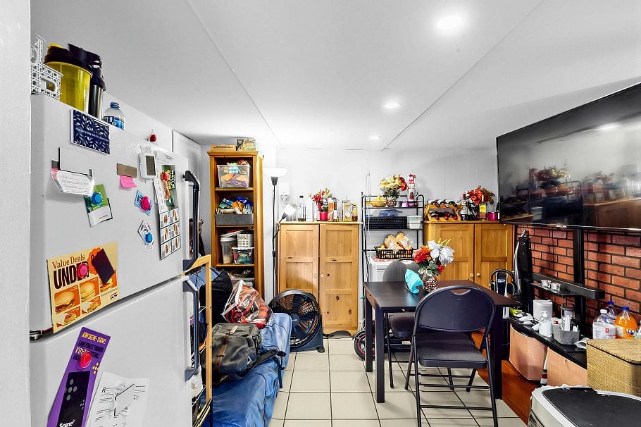 5033 Killarney Street Vancouver, BC - 8